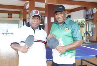 Kasdam XVIII/Kasuari, Brigjen TNI Yusuf Ragainaga bersama Pj. Gubernur Provinsi Papua Barat, Ali Baham Temongmere melaksanakan olahraga bersama, di Lapangan 4 In One, Markas Kodam XVIII/Kasuari, Trikora, Arfai 1, Manokwari, Papua Barat, pada Sabtu (2/3/2024).