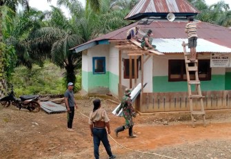 Satgas TMMD Kodim Mukomuko Rehab Masjid Nurul Iman
