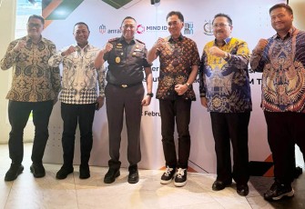 Foto Bersama usai acara Focus Group Discustion yang diadakan oleh BUMN yaitu  PT Antam di Kuta Bali