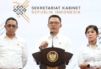 Menlu RI Sugiono memberikan keterangan pers di Jakarta, Senin (2/12)