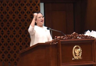 Ketua DPR RI Puan Maharani saat menutup masa sidang DPR III Tahun Sidang 2023-2024 di Gedung Nusantara II, Kompleks Parlemen, Senayan, Jakarta, Selasa (6/2/2024).