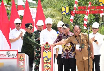 Peresmian di ruas jalan akses ke Wisata Goa Batu - Tapak Raja di Kecamatan Sepaku, Penajam Paser Utara pada Jumat (1/3/2024).