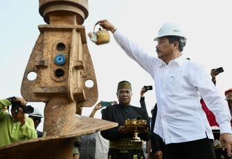 Kepala BP Batam Muhammad Rudi saat Ground Breaking Pemasangan tiang pancang pertama Pembangunan Flyover Sei Ladi, Senin pagi (4/2/2024).
