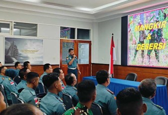 Personel Lanudal Kupang saat Ikuti Penyuluhan Hukum di Gedung Serba Guna Mako Lantamal VII Kupang, Jl. Supul Raya, Bolok, Kota Kupang, Rabu (7/2/2024).