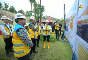 Menteri Pekerjaan Umum Dody Hanggodo saat tinjau Bendungan Jragung di Kabupaten Semarang