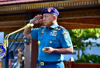 Upacara dipimpin langsung oleh Panglima Komando Lintas Laut Militer (Pangkolinlamil) Laksda TNI Rudhi Aviantara, IH., S.E., M.Si., M.Tr.(Han)., CHRMP., dan diikuti oleh seluruh prajurit serta PNS Kolinlamil, dengan turut dihadiri para Pejabat Utama Kolinlamil