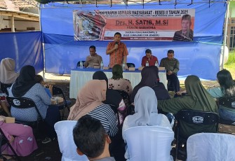 Anggota DPRD Jawa Timur dapil Jember - Lumajang, Satib saat menggelar reses II tahun 2025.