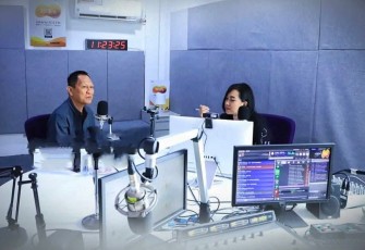 Bupati Tulang Bawang bapak Drs. Qudrotul Ikhwan MM Menghadiri Undangan dari Jajaran Perusahaan Kompas TV di Studio Kompas Jakarta, Rabu (7/05)