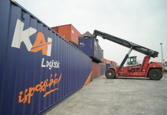 KAI Logistik Catatkan Rekor Angkutan Kereta Api Kontainer