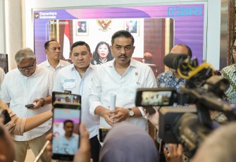 Menteri UMKM Maman Abdurrahman saat memberikan keterangan pers di Jakarta 