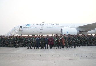 Pasukan defile TNI yang tergabung dalam Kontingen Patriot Indonesia saat tiba di India 