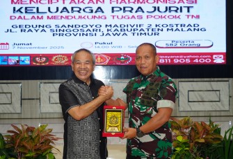 Panglima Divif 2 Kostrad Bersama Dr Aqua Dwipayana