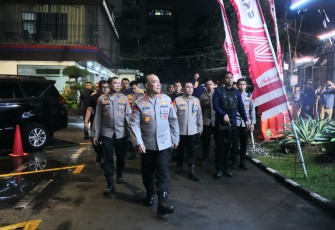 Wakil Kepala Kepolisian Negara Republik Indonesia (Wakapolri) Komjen Pol. Prof. Dr. Dedi Prasetyo, S.H., M.Hum., M.Si., M.M., memimpin penguatan operasi keamanan dan ketertiban masyarakat (Kamtibmas) pasca aksi kerusuhan di beberapa daerah. Langkah strategis yang diambil adalah dengan menggelar patroli skala besar gabungan TNI-Polri di seluruh Indonesia