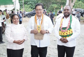Wamentrans Viva Yoga Monitor Program Transmigrasi di Papua Barat