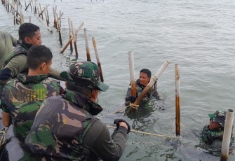TNI AL Bersama Intansi Terkait Sudah Berhasil Bongkar Pagar Laut 18,7 KM di Tangerang 
