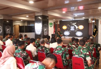 Kumdam Jaya Berikan Penyuluhan Hukum Kepada Personel Makorem 052/Wkr