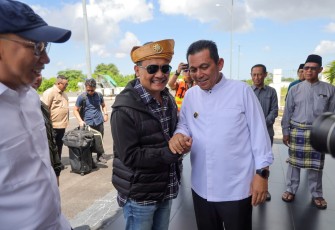 Gubernur Ansar Sambut Kedatangan Gubernur Jateng dan Lampung di Bandara RHF Tanjungpinang 