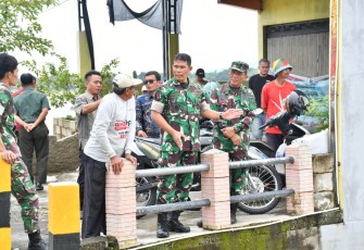 Dandim Ponorogo Tinjau Lokasi Tanaman Padi Milik Warga Terendam Banjir