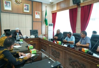 Gubernur Helmi Hasan Dengarkan Paparan EO Terkait Pelaksanaan Festival Tabut 2025