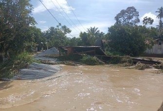 Pasca banjir, rumah warga terendam