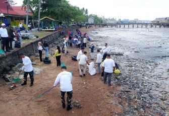  Kementerian Pariwisata (Kemenpar) melaksanakan program Gerakan Wisata Bersih (GWB) sebagai bentuk komitmen dalam penguatan tata kelola destinasi yang bersih, sehat, dan berkelanjutan di Pulau Penyengat, Kota Tanjungpinang, Kepulauan Riau (Kepri)