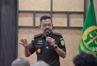 aksa Agung Muda Tindak Pidana Umum (JAM-Pidum) Prof. Dr. Asep Nana Mulyana, S.H., M.Hum