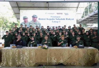 Wakil Menteri Sosial (Wamensos) Agus Jabo Priyono resmi menutup retret Kepala Sekolah Rakyat pada Jumat (20/6/2025)