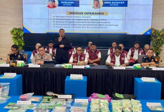 Direktur Tindak Pidana Narkoba Bareskrim Polri Brigjen Pol. Eko Hadi Santoso Saat Melakukan Konferensi Pers 