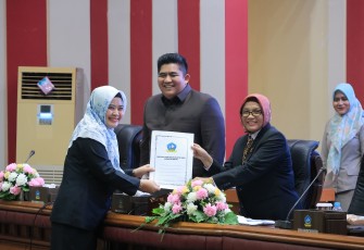 Rapat Paripurna Pengesahan Perda KLA Disahkan