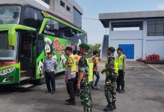 TNI–Polri Siaga di Terminal Purboyo.