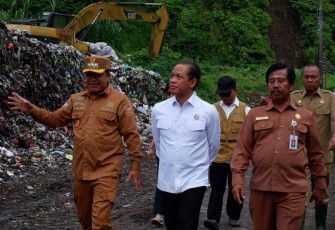  Menteri Lingkungan Hidup/Kepala Badan Pengendalian Lingkungan Hidup (KLH/BPLH), Hanif Faisol Nurofiq