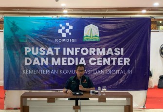  Kepala Pusat Data Informasi dan Komunikasi Kebencanaan Abdul Muhari, Ph.D saat konferensi pers update penanganan darurat bencana hidrometeorologi di Provinsi Aceh, Sumatra Utara, dan Sumatra Barat, pada Selasa (9/12) di Kantor Gubernur Aceh, Banda Aceh