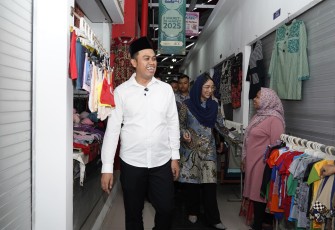 Walikota Blitar Syauqul Muhibbin Saat Tinjau Lantai Dua Pasar Legi