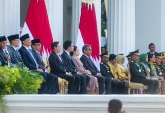 Ketua DPR RI Puan Maharani menghadiri acara pelantikan Perwira TNI/Polri tahun 2025 yang digelar di halaman Istana Merdeka, Jakarta. Pelantikan dipimpin langsung oleh Presiden RI Prabowo Subianto