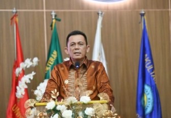  Gubernur Kepulauan Riau H. Ansar Ahmad
