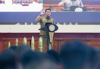  Kepala Badan Nasional Penanggulangan Bencana (BNPB) Letjen TNI Dr. Suharyanto, S. Sos, M.M