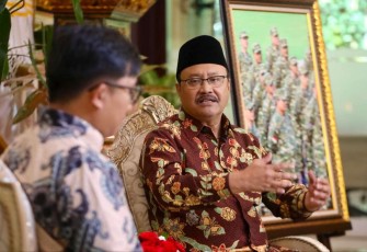 Mensos Saifullah Yusuf (Gus Ipul) saat wawancara bersama media Tirto di kantor Kementerian Sosial, Jakarta pada (22/1/2025).