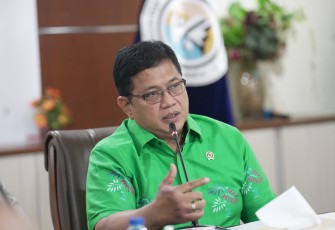 Wakil Menteri Transmigrasi Viva Yoga Mauladi saat melakukan rapat teknis dengan Direktur Jenderal Peternakan dan Kesehatan Hewan Kementerian Pertanian Dr. drh. Agung Suganda, M.Si di Kantor Kementerian Transmigrasi, Kalibata, Jakarta, Kamis  (5/6/2025)