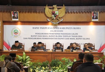 Suasana rapat paripurna di kantor DPRD Kabupaten Blora saat penetapan calon Bupati dan wakil Bupati Blora terpilih 2024.