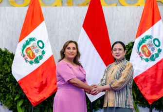 etua DPR RI Puan Maharani menerima kunjungan kenegaraan Presiden Republik Peru, Dina Ercilia Boluarte Zegarra di Gedung DPR. Pertemuan ini dilakukam dalam rangka memperingati 50 tahun hubungan diplomatik Indonesia-Peru