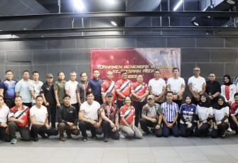 Foto bersama , di Lapangan Tembak Adhyaksa Shooting Range lantai 21 Gedung Utama Kejaksaan Agung (Kejagung) Jakarta
