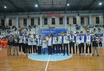 Atlet mahasiswa UKSW sumbangkan medali perak dan perunggu bagi kontigen Jawa Tengah dalam POMNAS 2025.