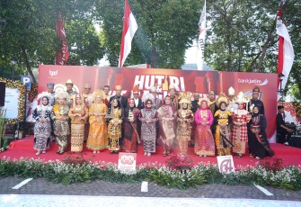 Bank Jatim Kompak Tampilkan Defile 