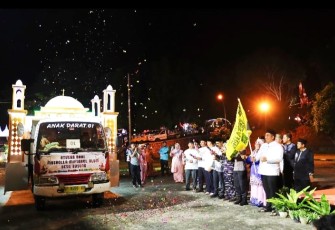 Bupati Roby saat Lepas 43 Kendaraan Hias Pawai Takbir Idul Adha 1446 H