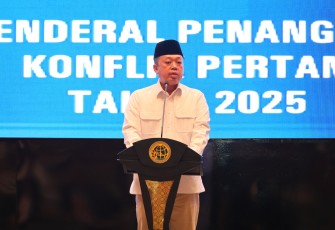 Menteri ATR/Ka.BPN RI, Nusron Wahid dalam Rapat Koordinasi (Rakor) Pencegahan dan Penanganan Tindak Pidana Pertanahan, Rabu (03/12/2025).