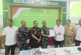 Penyerahan barang bukti narkoba sabu-sabu