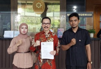 Ir Soegiharto Santoso SH bersama bersama klien mengajukan gugatan di PN Pusat Jakarta 