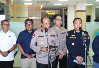 Kapolda Jatim Irjen Pol Nanang Avianto saat memberikan keterangan pers di Surabaya, Rabu (8/10)