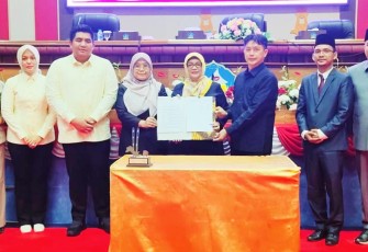 Rapat paripurna penyampaian pengumuman usulan pemberhentian Bupati dan Wakil Bupati (Wabup) Bintan tahun 2020 dan penyampaian pengumuman usulan penetapan pasangan calon Bupati dan Wabup terpilih hasil Pilkada Serentak tahun 2024, Jumat (07/02/2025).