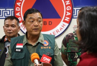 Deputi Bidang Penanganan Darurat BNPB, Mayjen TNI Budi Irawan memberikan arahan dan keterangan pers usai Rapat Koordinasi Penanganan Darurat Banjir Kota Semarang-Jawa Tengah, di Kantor BPBD Provinsi Jawa Tengah, Kota Semarang, Kamis (30/10).